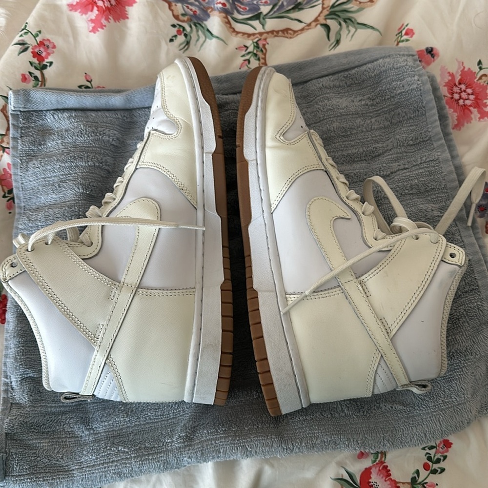 White and cream Nike dunks - Picture 3 of 7